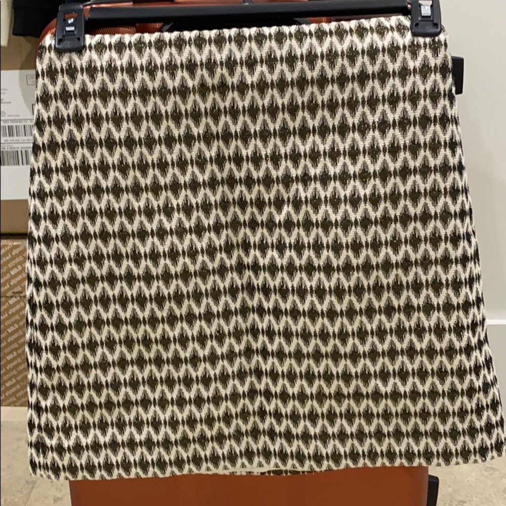 Shimmery Anne Taylor Loft gold and black skirt.